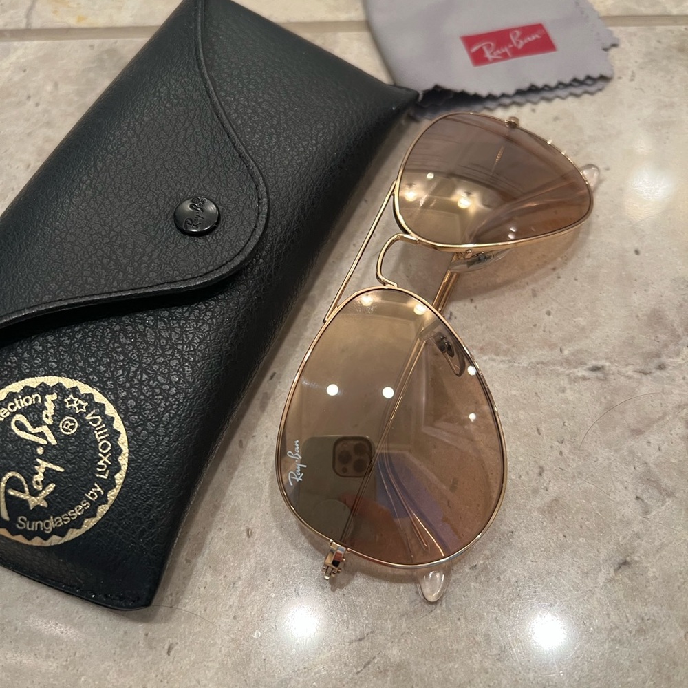 Ray Ban Aviator Gradient Sunglasses